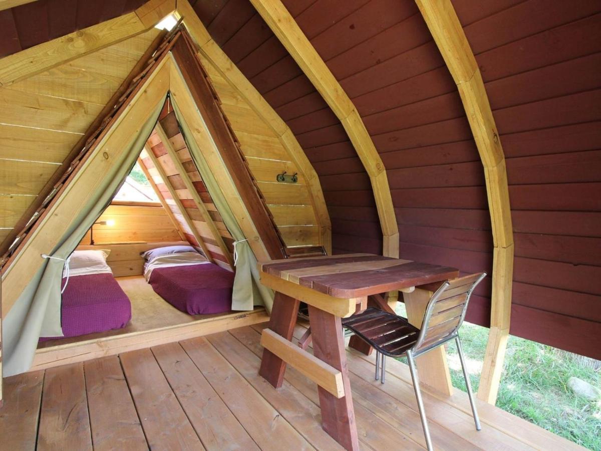 Habitat Createur - Hebergements Insolites Au Camping Municipal "Les Ecureuils" Recoubeau-Jansac Екстериор снимка