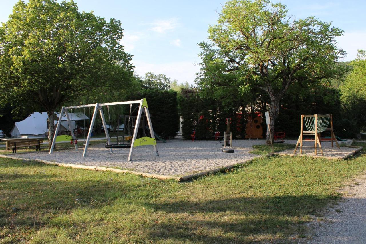 Habitat Createur - Hebergements Insolites Au Camping Municipal "Les Ecureuils" Recoubeau-Jansac Екстериор снимка