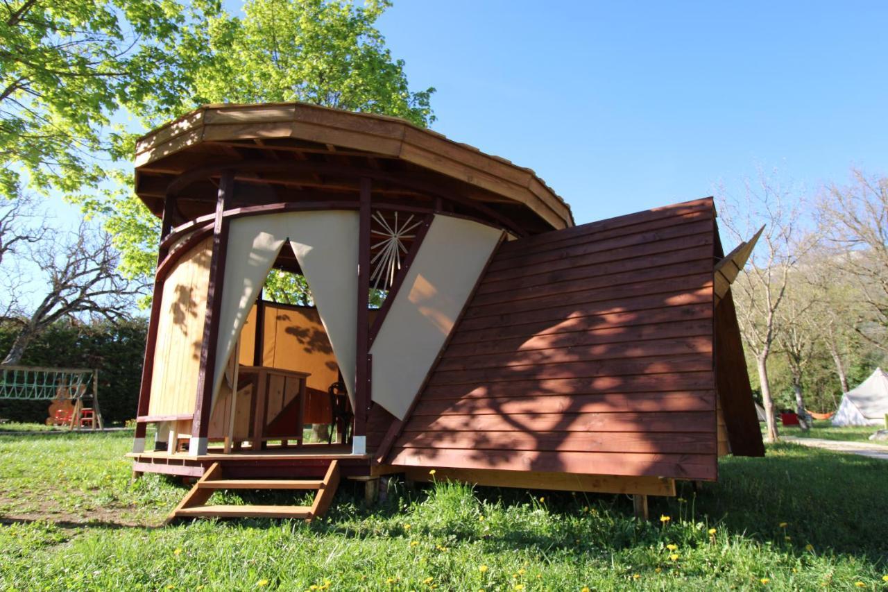 Habitat Createur - Hebergements Insolites Au Camping Municipal "Les Ecureuils" Recoubeau-Jansac Екстериор снимка