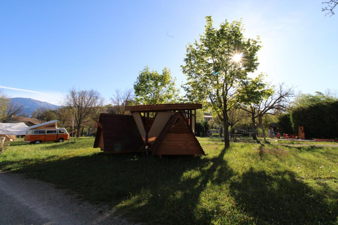 Habitat Createur - Hebergements Insolites Au Camping Municipal "Les Ecureuils" Recoubeau-Jansac Екстериор снимка