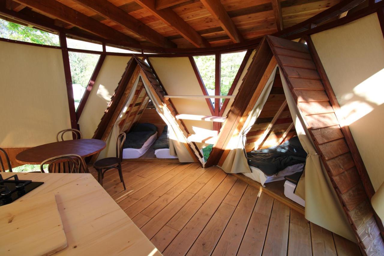 Habitat Createur - Hebergements Insolites Au Camping Municipal "Les Ecureuils" Recoubeau-Jansac Екстериор снимка
