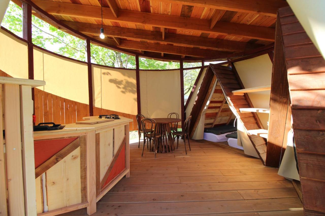 Habitat Createur - Hebergements Insolites Au Camping Municipal "Les Ecureuils" Recoubeau-Jansac Екстериор снимка