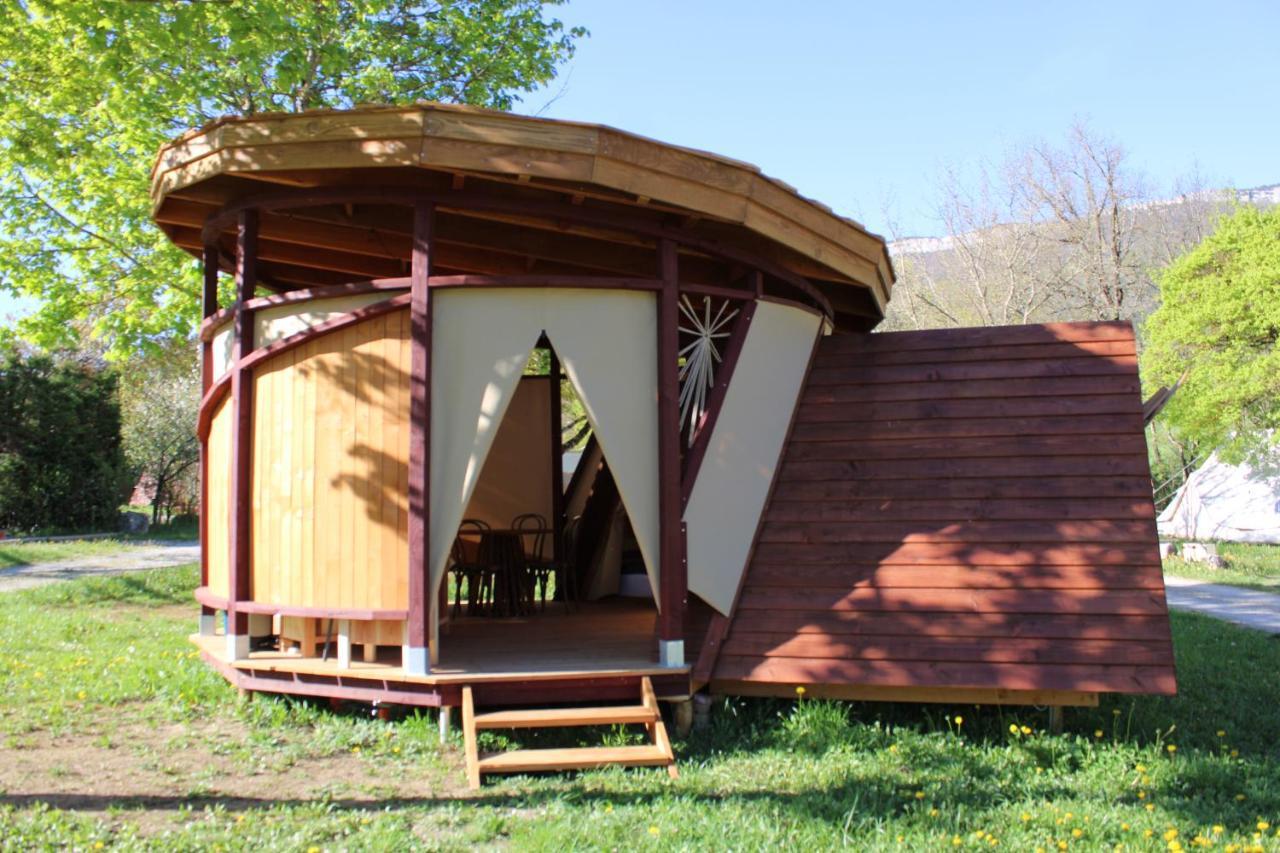 Habitat Createur - Hebergements Insolites Au Camping Municipal "Les Ecureuils" Recoubeau-Jansac Екстериор снимка