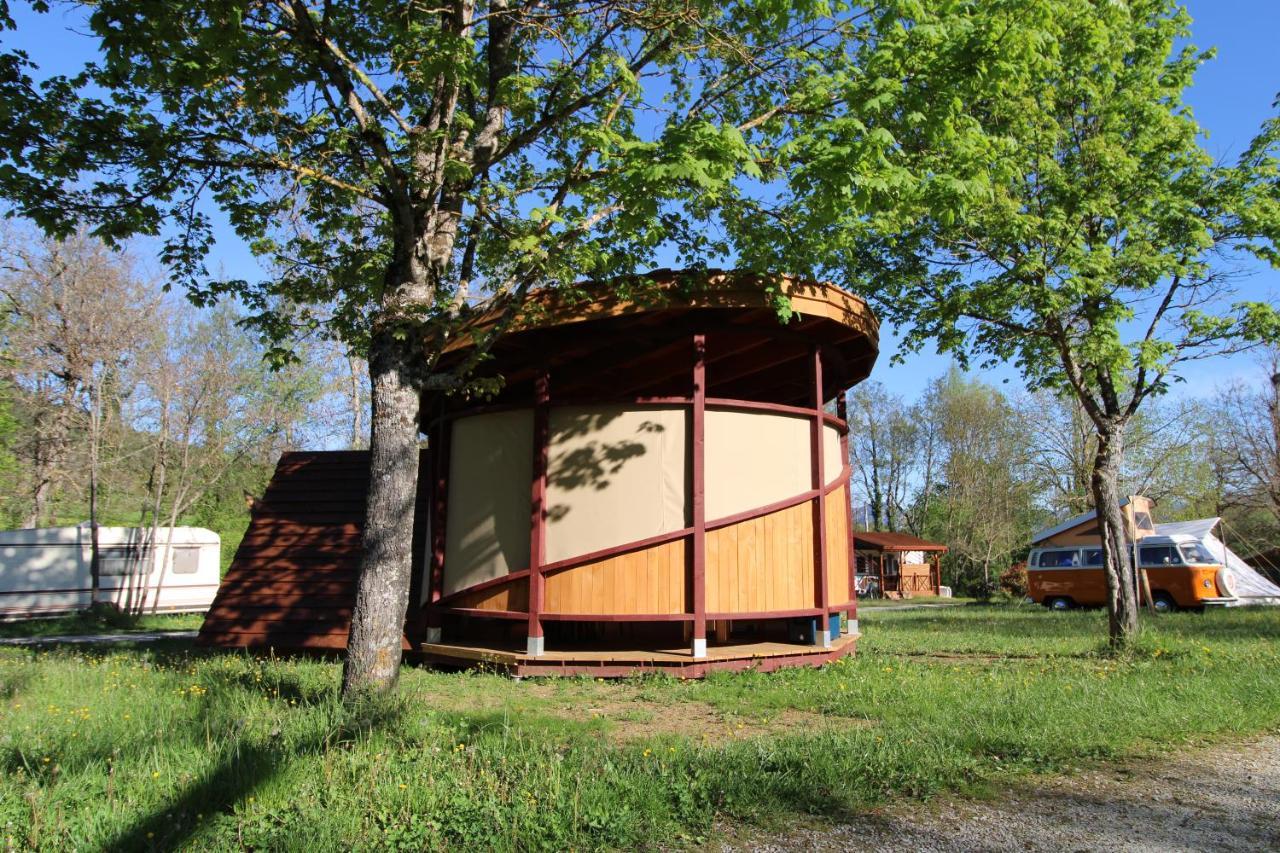 Habitat Createur - Hebergements Insolites Au Camping Municipal "Les Ecureuils" Recoubeau-Jansac Екстериор снимка