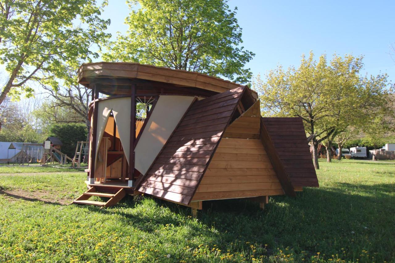 Habitat Createur - Hebergements Insolites Au Camping Municipal "Les Ecureuils" Recoubeau-Jansac Екстериор снимка