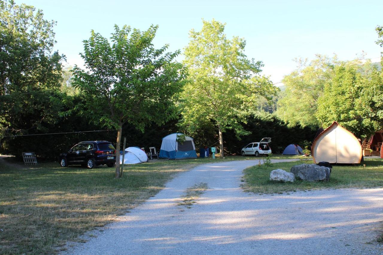 Habitat Createur - Hebergements Insolites Au Camping Municipal "Les Ecureuils" Recoubeau-Jansac Екстериор снимка